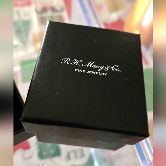 R. H. Macy & Co. JEWELRY Gift Box Set • 2 Pieces ( Used ) - Picture 6 of 8